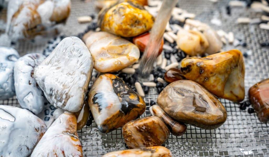 Rock Tumbling Grit All You Need To Know Hobby Knowhow