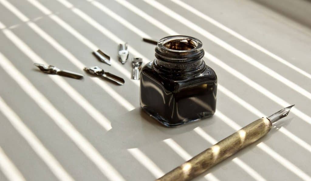 calligraphy ink and pen tips