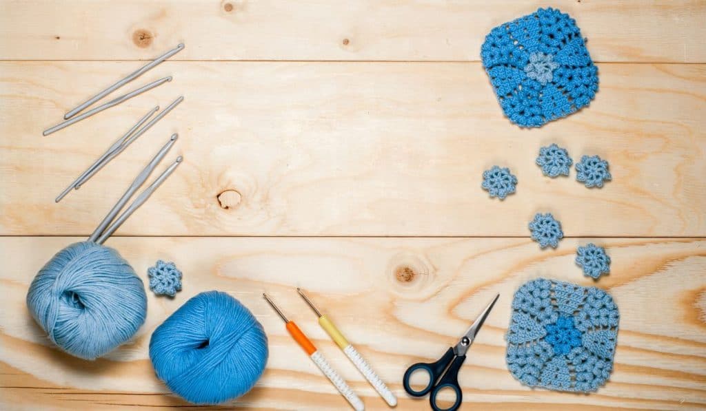 Accessories and tools for knitting