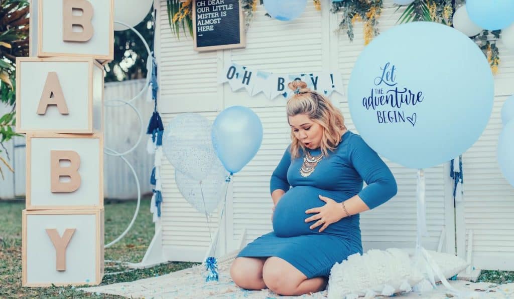 cute pictorial of a soon to be mommy at her baby shower