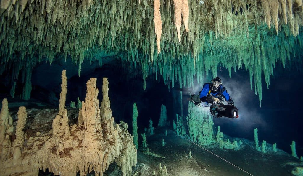 cave diver in the system Nohoch Na Chich