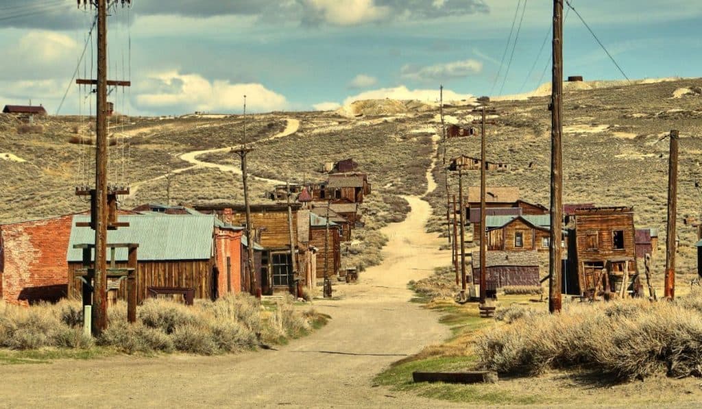 hot weather in a ghost town