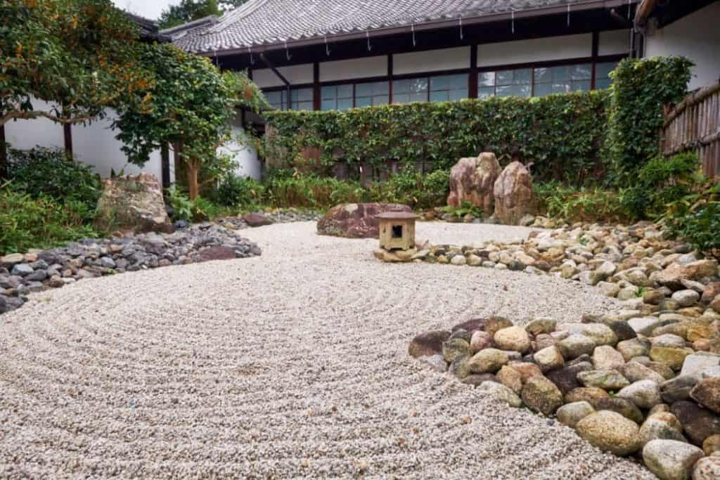 Creating rock gardens Karesansui